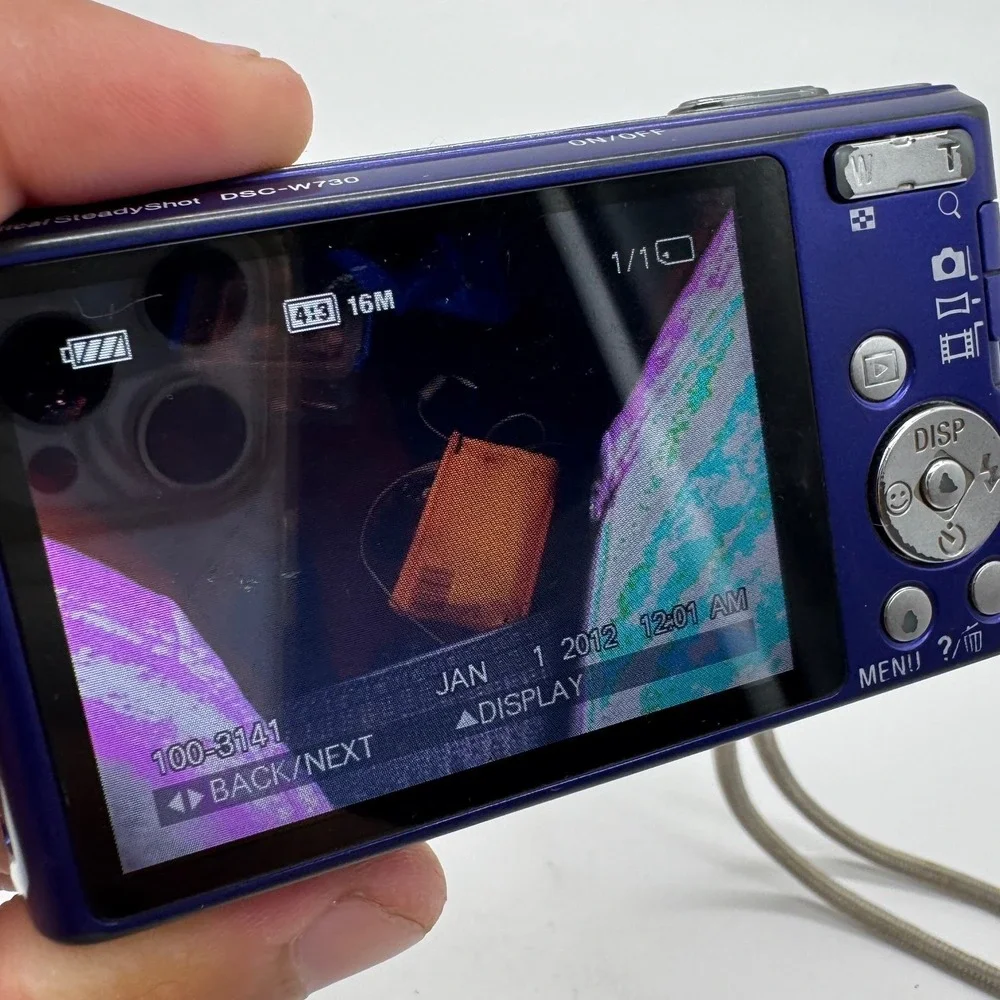 Sony Cyber-shot DSC-W730 16.1MP Digital Camera Blue FOR PARTS REPAIR